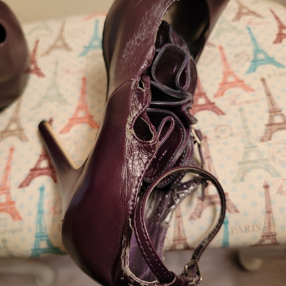 Purple heels with a rose design - Picture 6 of 12
